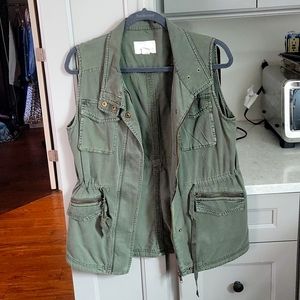 Caslon Utility Vest